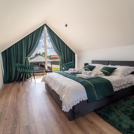 Village Resort Sauna & Jacuzzi & Netflix Tworkowa Ngoại thất bức ảnh