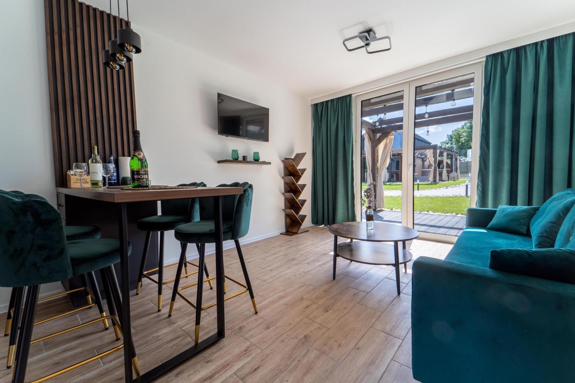 Village Resort Sauna & Jacuzzi & Netflix Tworkowa Phòng bức ảnh